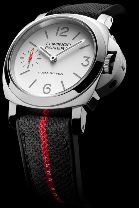 panerai luna rossa precio|panerai luminor luna rossa 44mm.